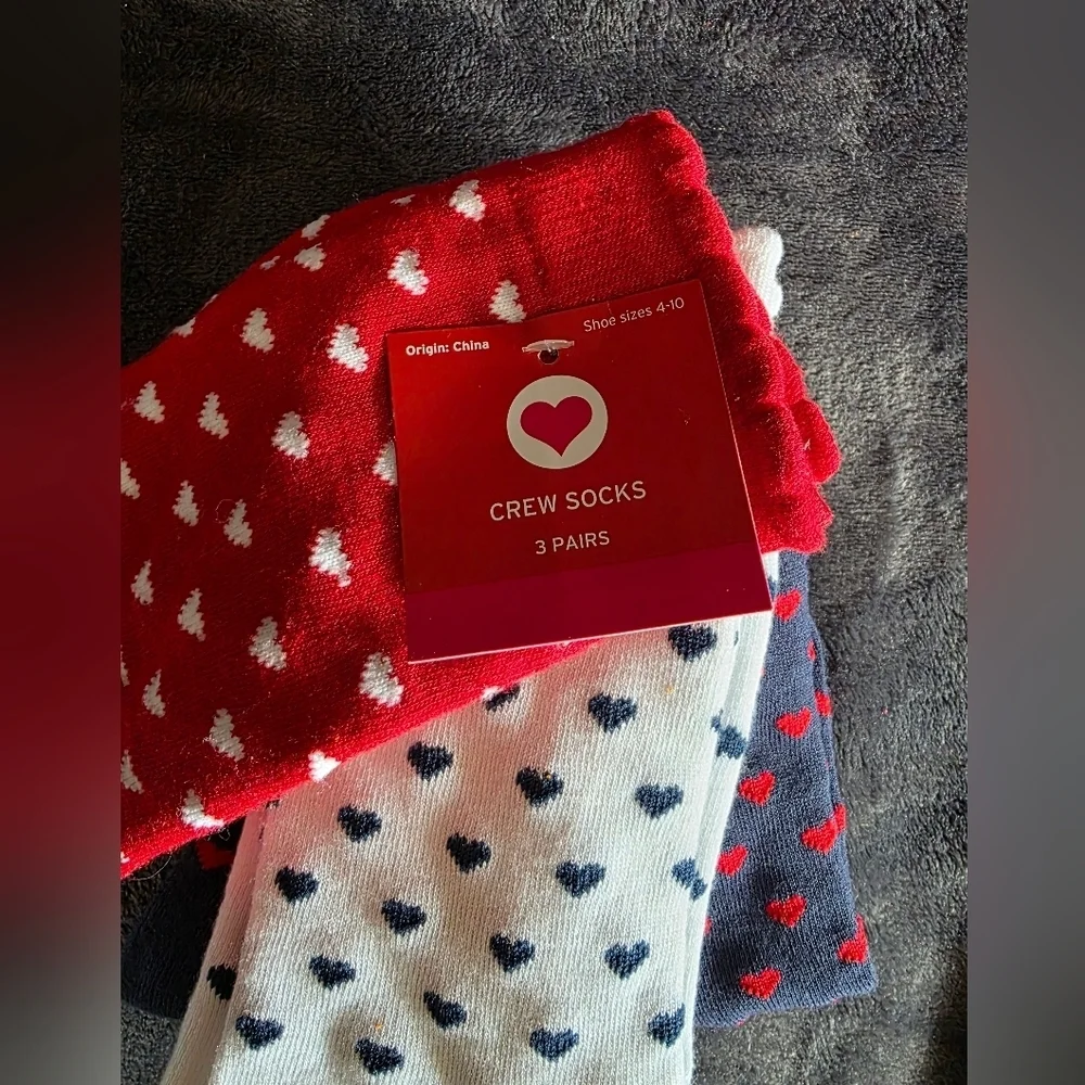New women's Mini Hearts Scallop Cuff Crew & Ankle Valentine's Day Socks 2 sets